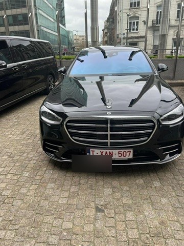 Mercedes S-Class ready for a private chauffeur booking
